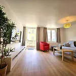 شقة Magnifique T2-chez Francois Et Kamila - Centre Historique-clim- Parking Prive 50m De L'appartement- Balcon Avec Vue
